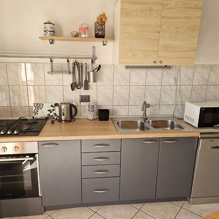 Bugenvila Rogoznica  Cameră foto